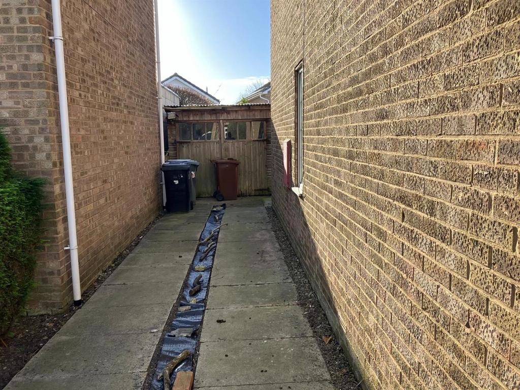 Driveway &amp; Garage: