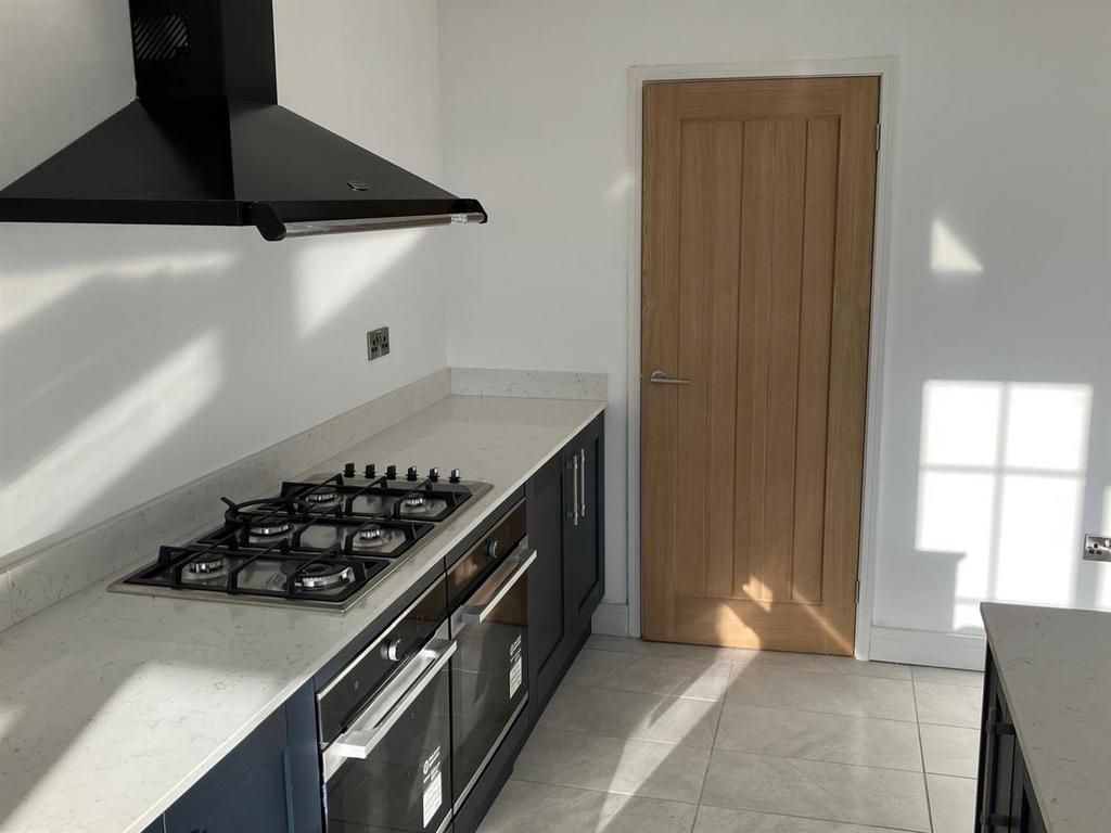 Extended Dining Kitchen: