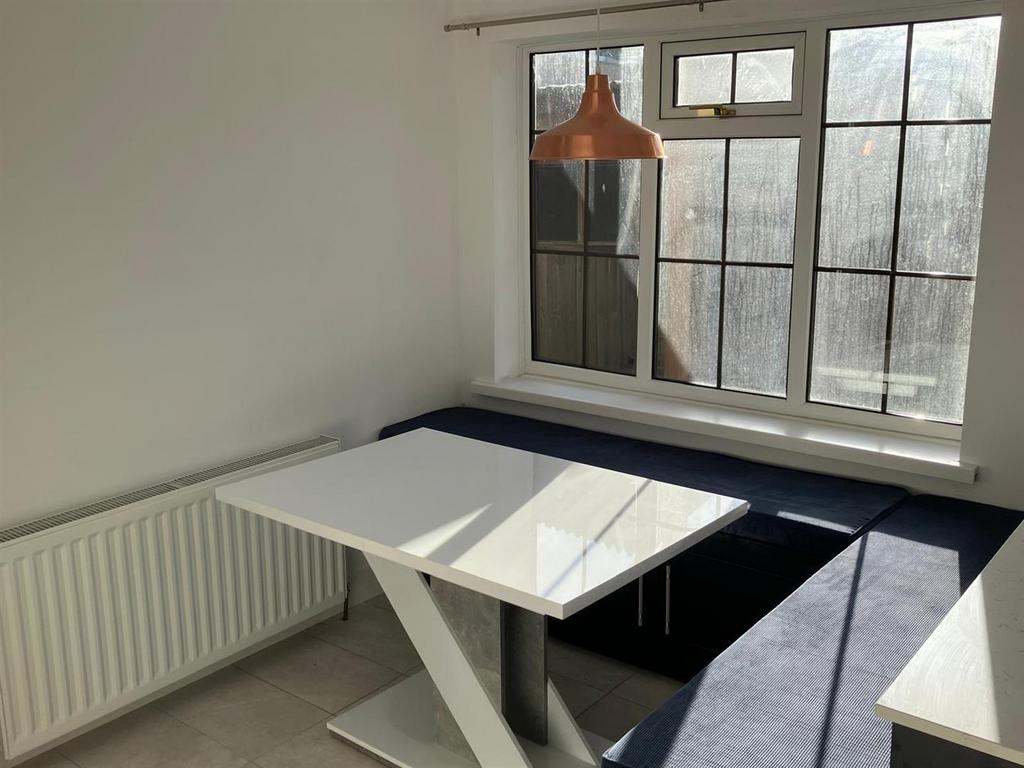 Extended Dining Kitchen: