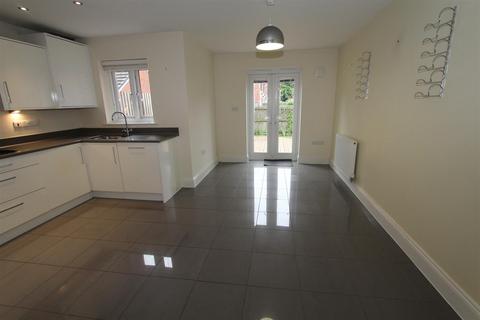 3 bedroom townhouse to rent, Sandy Lane, Lymm