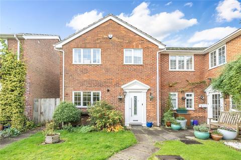 3 bedroom end of terrace house for sale, Heather Close, Farnham, Surrey, GU9