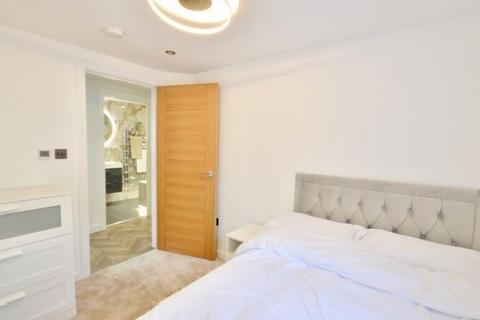 2 bedroom flat for sale, Ground Floor Flat, 4 Nesbitts Alley, Barnet, Hertfordshire, EN5 5XG