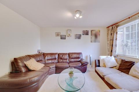 3 bedroom terraced house for sale, Mollands Lane, South Ockendon RM15