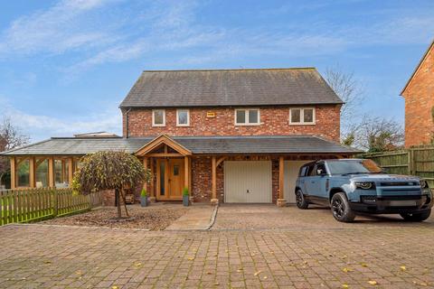 4 bedroom country house for sale, Main Street Adstock Buckingham, Buckinghamshire, MK18 2HT