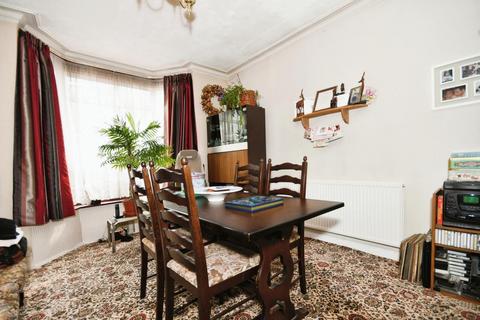 3 bedroom end of terrace house for sale, Harbord Road, Woodseats, Sheffield, S8 0BB