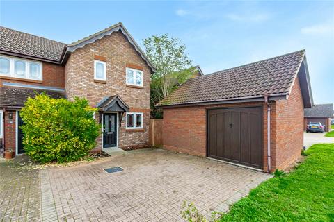 2 bedroom end of terrace house for sale, Mersea Crescent, Wickford, Essex, SS12