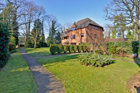 2 bedroom flat for sale, Westdene, Godalming GU7