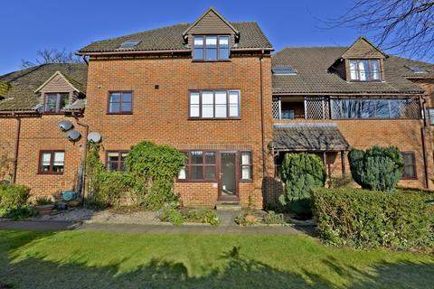 2 bedroom flat for sale, Westdene, Godalming GU7