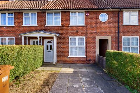 3 bedroom terraced house to rent, Furzefield Road, Welwyn Garden City, AL7