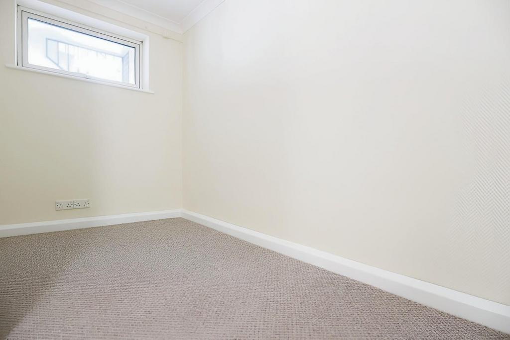 9ca13e17-Bedroom2.jpg