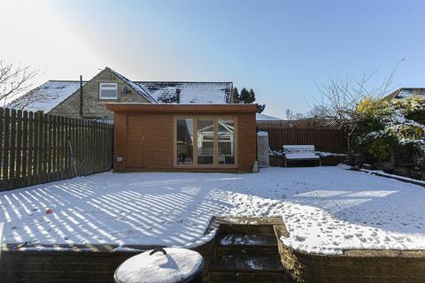 4 bedroom semi-detached house for sale, Laund Road, Huddersfield HD3