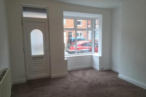 3 bedroom terraced house to rent, Park Road, Dudley DY2