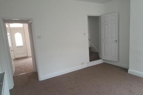 3 bedroom terraced house to rent, Park Road, Dudley DY2