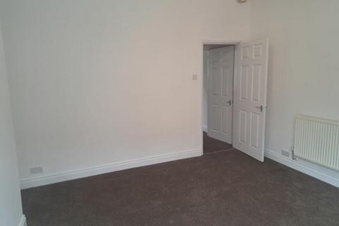 3 bedroom terraced house to rent, Park Road, Dudley DY2