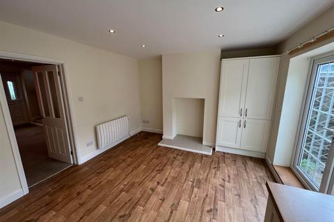 2 bedroom end of terrace house to rent, Roman Road, Moulton Chapel