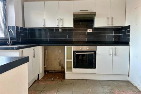36 Clyde Chase, Leeds, LS12 1XQ
