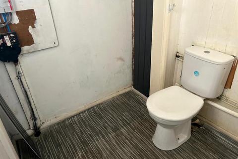 36 Clyde Chase, Leeds, LS12 1XQ