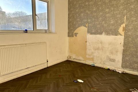 36 Clyde Chase, Leeds, LS12 1XQ