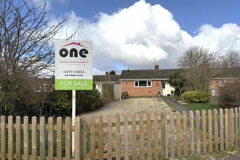 2 bedroom semi-detached bungalow for sale, Springdale Crescent, Brundall, NR13