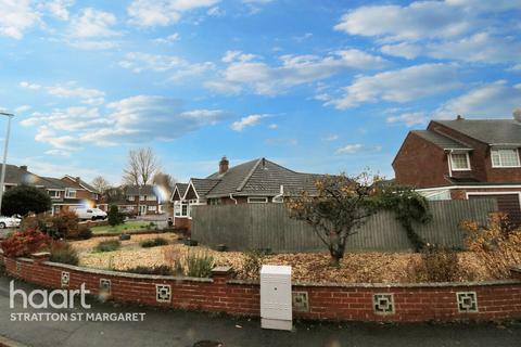 2 bedroom bungalow for sale, Crawley Avenue, Swindon