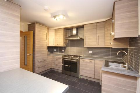 4 bedroom terraced house to rent, Montrose Drive, Bearsden, G61