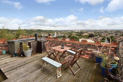 2 bedroom flat to rent, Shepherds Hill, Highgate N6