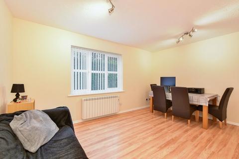 2 bedroom maisonette for sale, Derwent Close, Amersham HP7