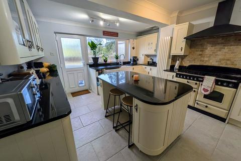 7 Campbell Road, Llandybie, Ammanford, SA18 3UP
