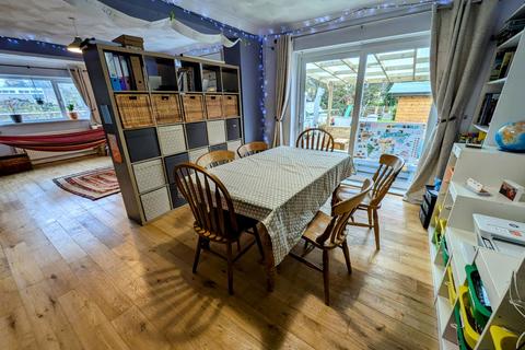 7 Campbell Road, Llandybie, Ammanford, SA18 3UP