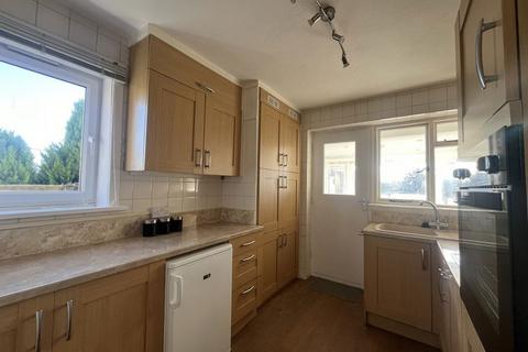 2 bedroom bungalow to rent, Pebsham Lane, Bexhill on Sea