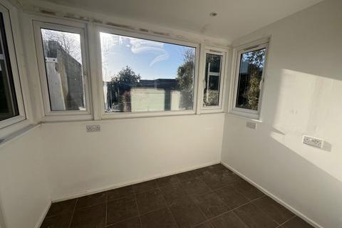 2 bedroom bungalow to rent, Pebsham Lane, Bexhill on Sea