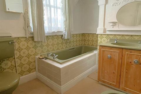 144 Church Road, Bradmore, Wolverhampton, WV3 7EJ