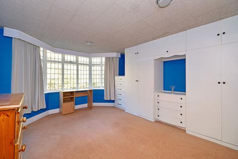 7 Parkside Road, Leeds, LS6 4LY