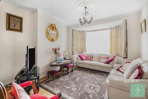 3 bedroom terraced house for sale, The Fairway, N13