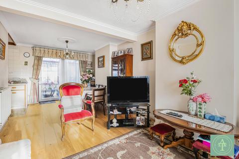 3 bedroom terraced house for sale, The Fairway, N13