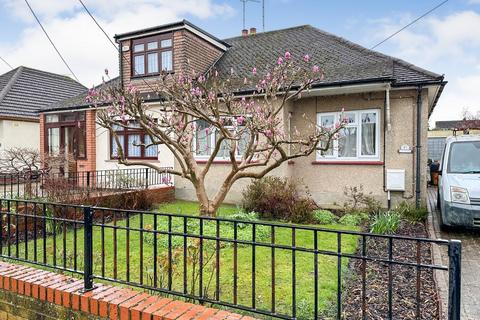 2 bedroom semi-detached bungalow to rent, Deepdene Avenue, Rayleigh