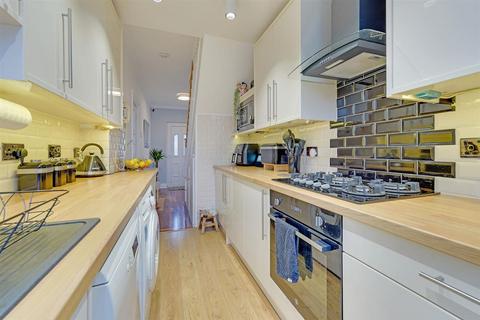 3 bedroom terraced house for sale, Winstead Gardens, Essex