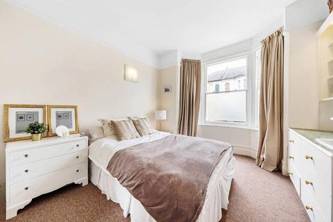 1 bedroom flat for sale, Bennerley Road, Between the Commons, London, SW11