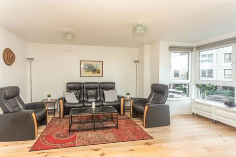 3 bedroom flat for sale, 6/5 Portland Gardens, Edinburgh, EH6 6NJ