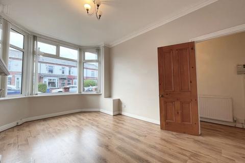 3 bedroom terraced house to rent, Lyndhurst Avenue, Bredbury, Stockport, Cheshire, SK6