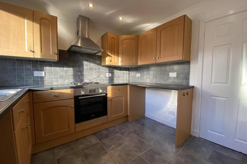 3 bedroom flat to rent, Firbank Road, Perth