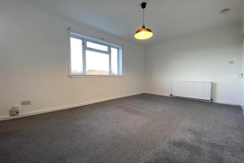 3 bedroom flat to rent, Firbank Road, Perth