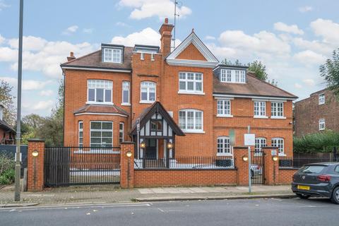 3 bedroom flat for sale, Keswick Road, Putney