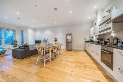 3 bedroom flat for sale, Keswick Road, Putney