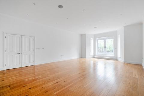 3 bedroom flat for sale, Keswick Road, Putney, London, SW15