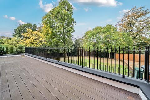 3 bedroom flat for sale, Keswick Road, Putney, London, SW15