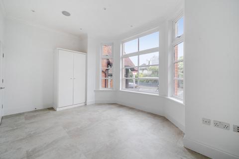 3 bedroom flat for sale, Keswick Road, Putney, London, SW15