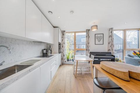 2 bedroom flat for sale, Falcon Road, Battersea