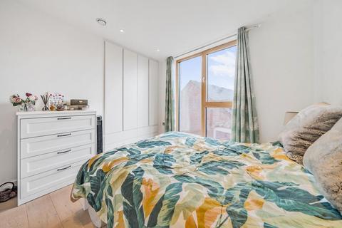 2 bedroom flat for sale, Falcon Road, Battersea