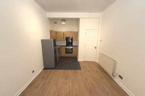 2 bedroom flat to rent, Paisley Road, Renfrew